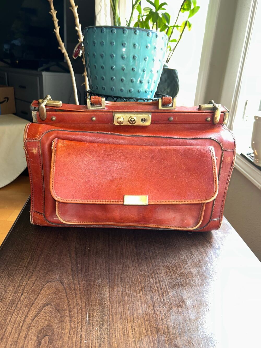 Vintage large Italian leather doctor bag w/ brass frame MCM 50’s 60’s